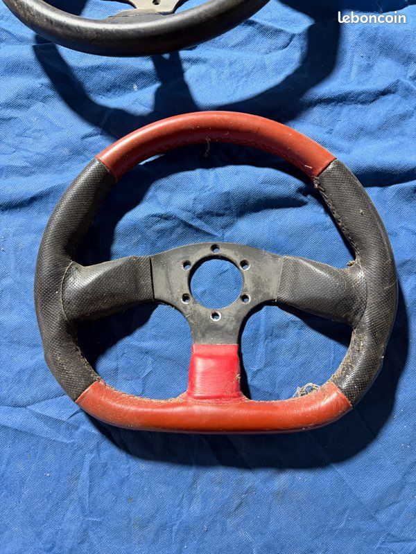 Volant méplat sport type momo
